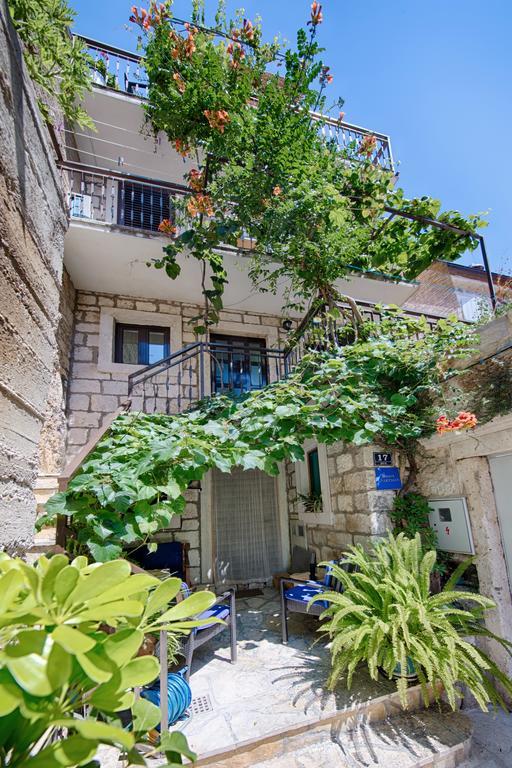 Apartments Villa Anka 코미자 외부 사진