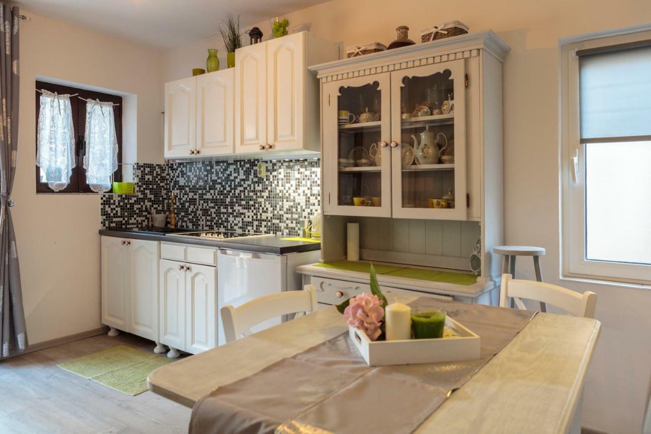 Apartments Villa Anka 코미자 외부 사진